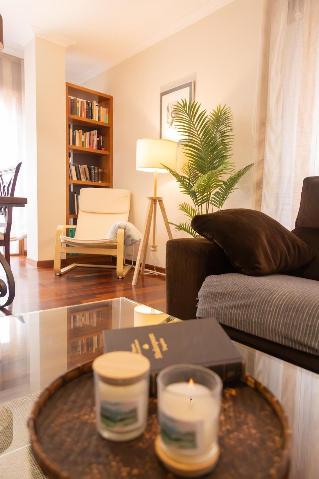 Apartamento Completo, Amplio, Muy Iluminado Y Con Plaza De Garaje Incluida. 格罗韦 外观 照片