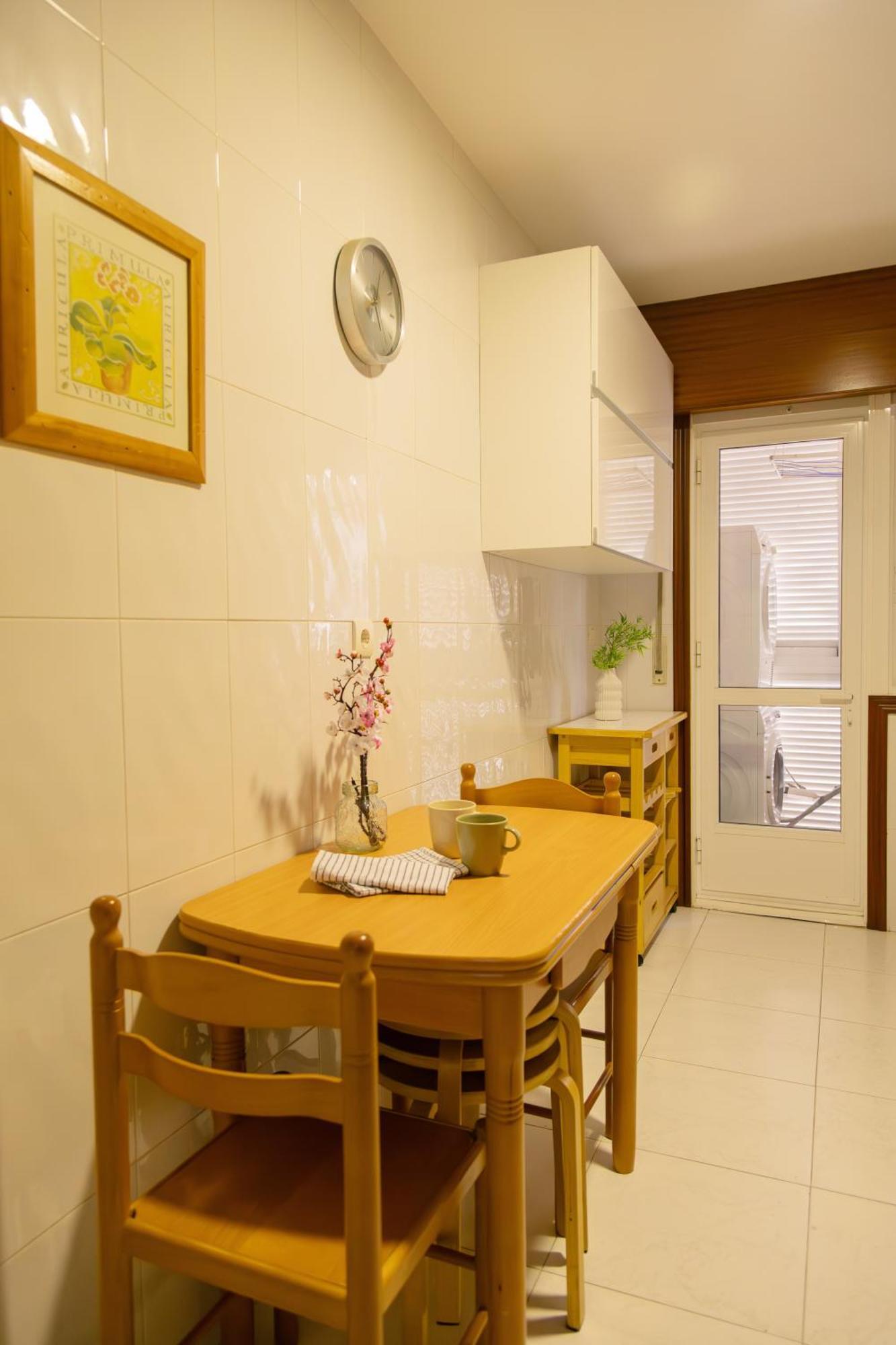 Apartamento Completo, Amplio, Muy Iluminado Y Con Plaza De Garaje Incluida. 格罗韦 外观 照片