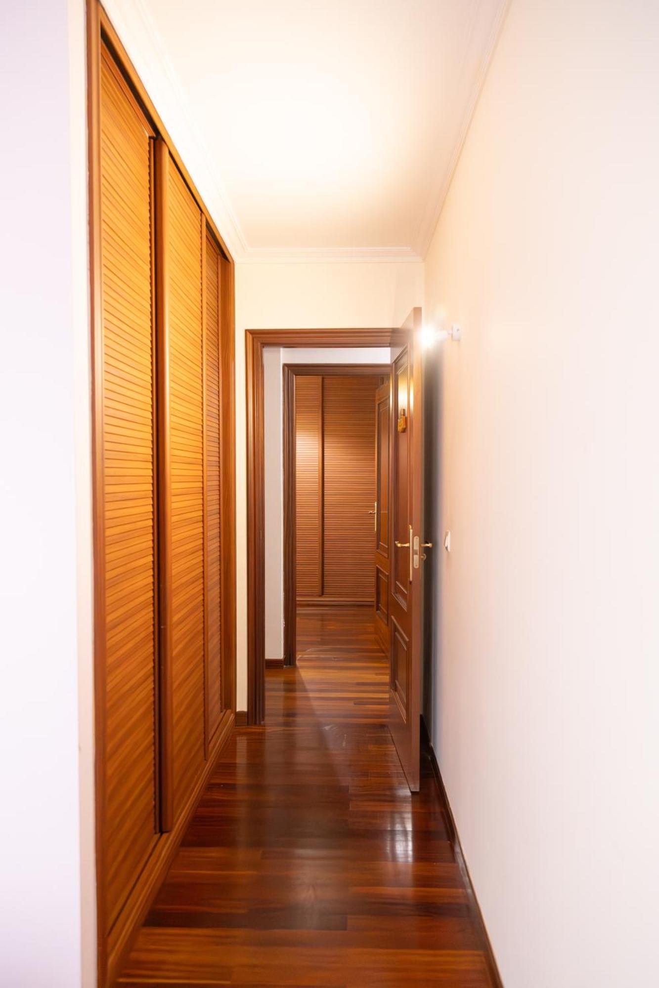Apartamento Completo, Amplio, Muy Iluminado Y Con Plaza De Garaje Incluida. 格罗韦 外观 照片