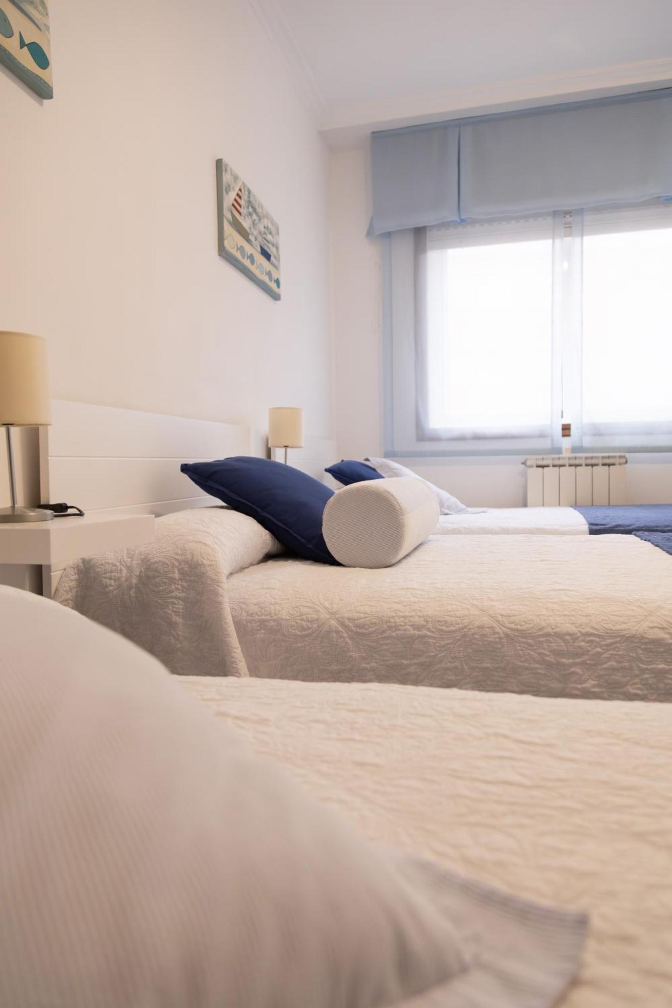 Apartamento Completo, Amplio, Muy Iluminado Y Con Plaza De Garaje Incluida. 格罗韦 外观 照片