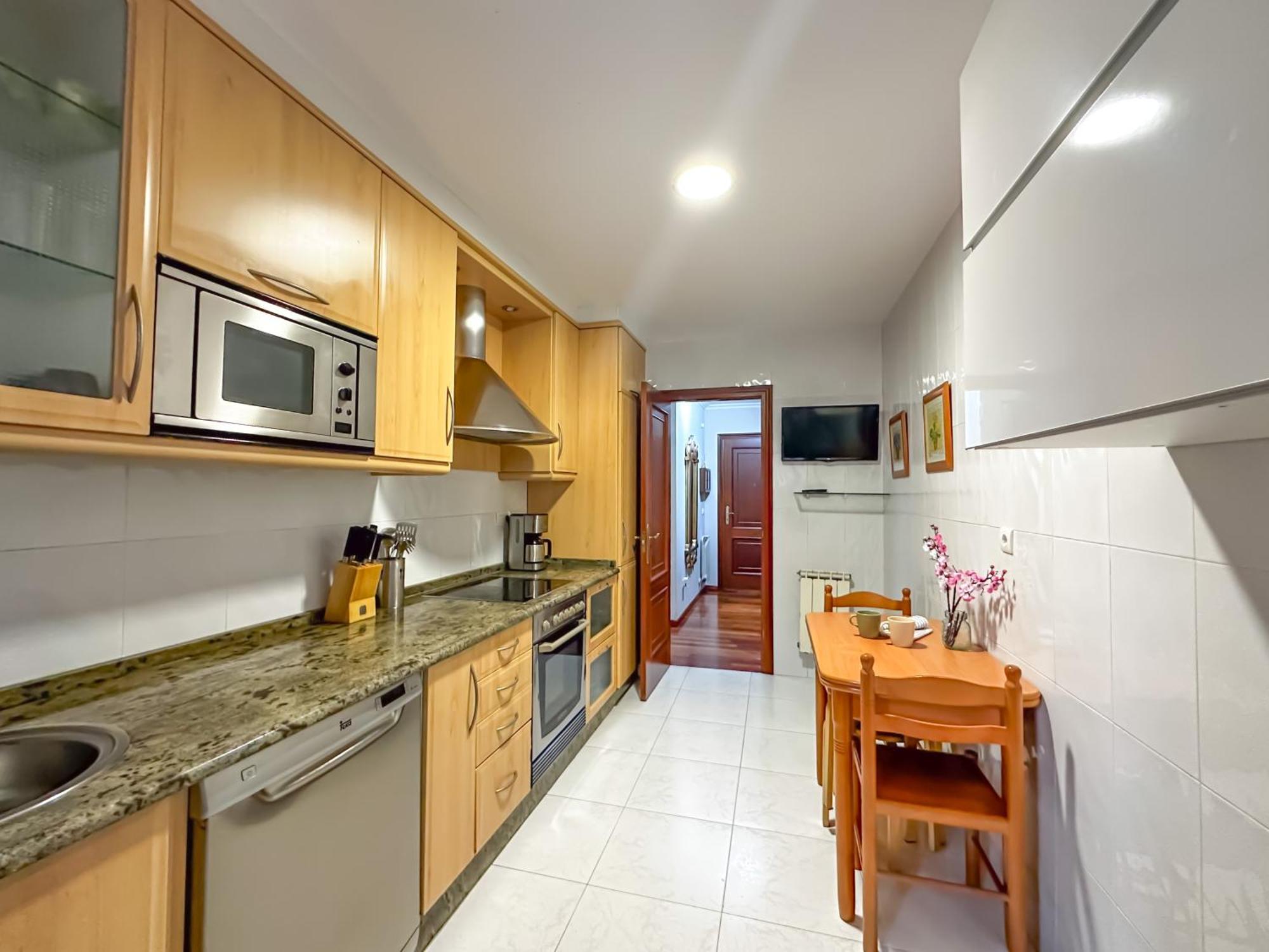 Apartamento Completo, Amplio, Muy Iluminado Y Con Plaza De Garaje Incluida. 格罗韦 外观 照片