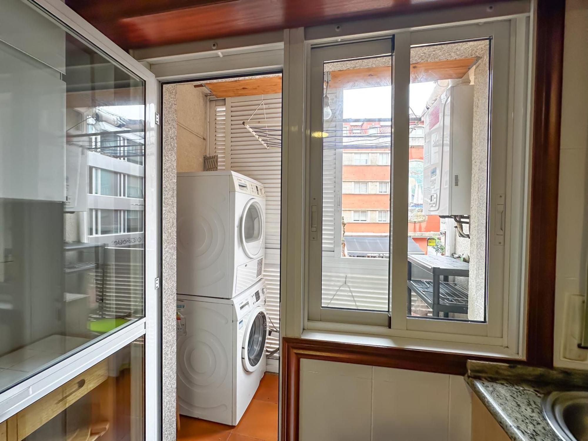 Apartamento Completo, Amplio, Muy Iluminado Y Con Plaza De Garaje Incluida. 格罗韦 外观 照片