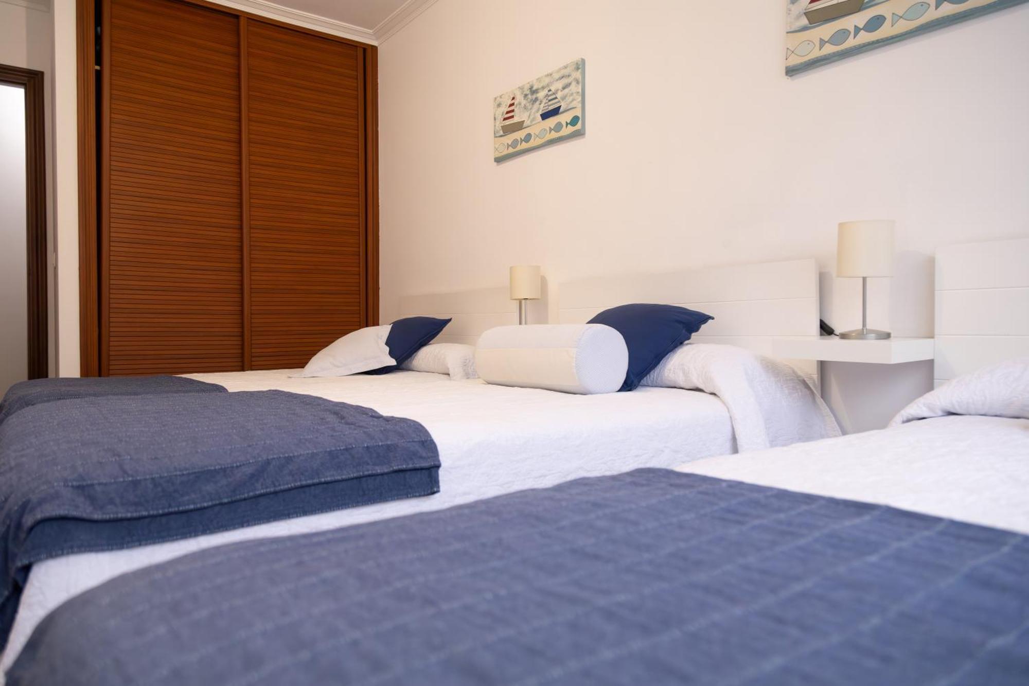Apartamento Completo, Amplio, Muy Iluminado Y Con Plaza De Garaje Incluida. 格罗韦 外观 照片