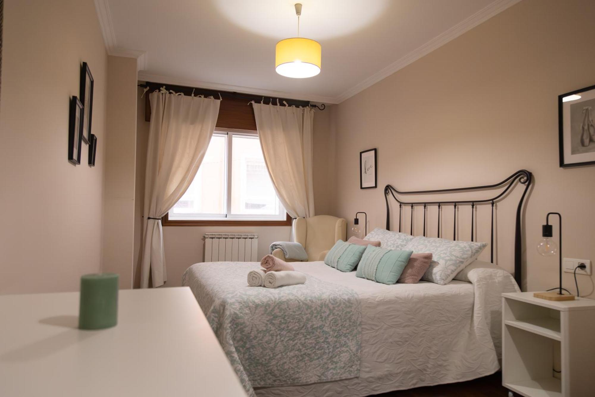 Apartamento Completo, Amplio, Muy Iluminado Y Con Plaza De Garaje Incluida. 格罗韦 外观 照片