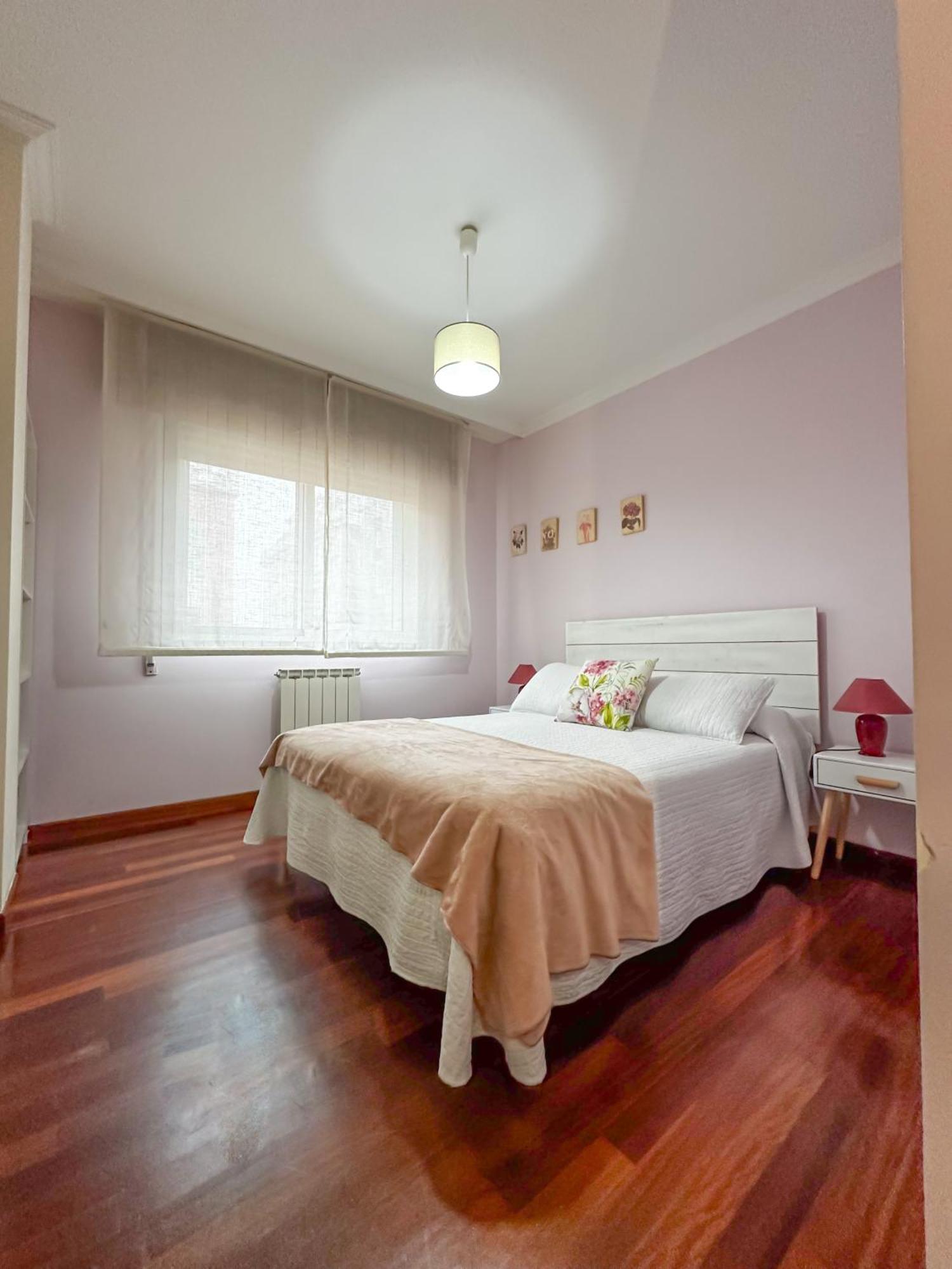 Apartamento Completo, Amplio, Muy Iluminado Y Con Plaza De Garaje Incluida. 格罗韦 外观 照片