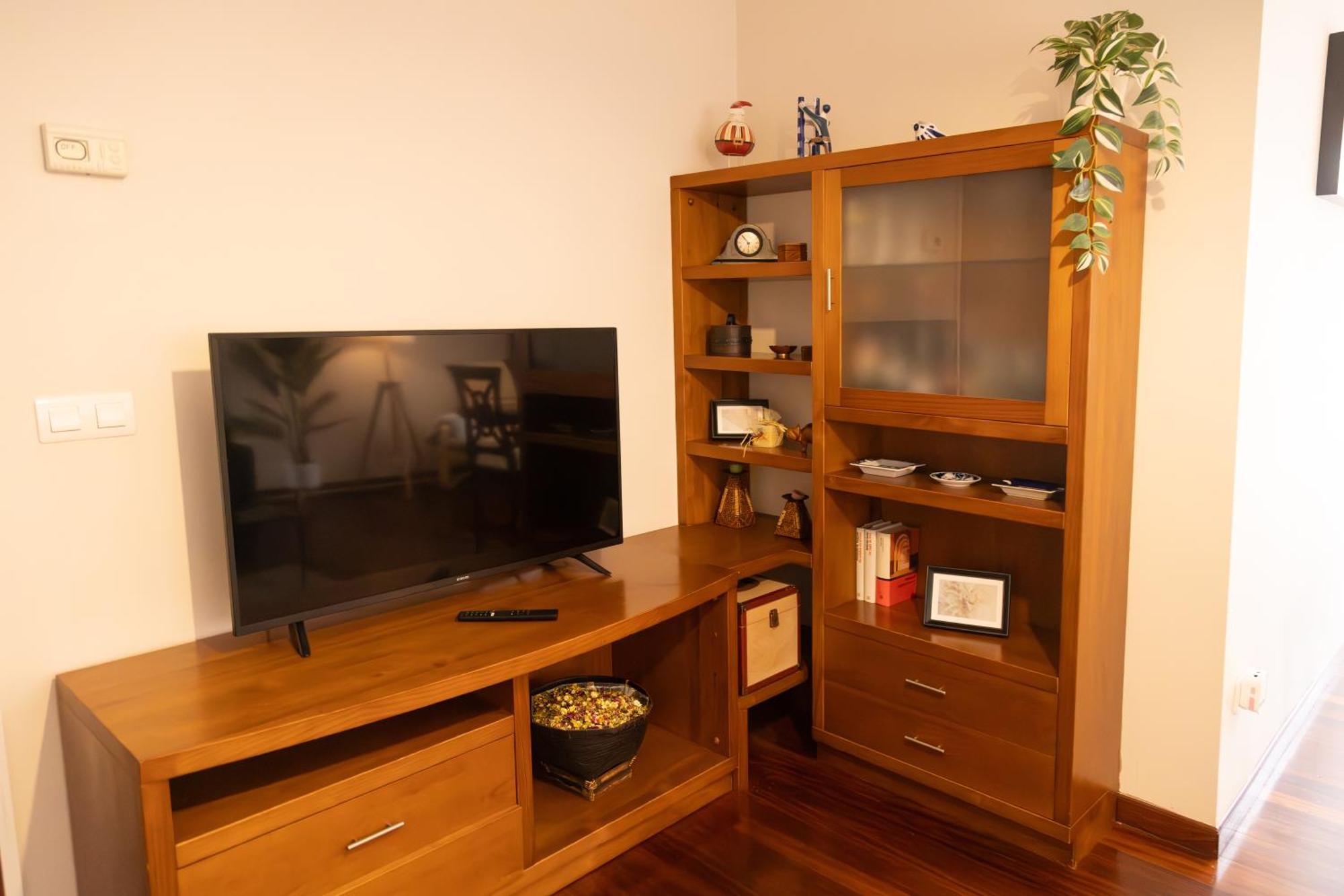 Apartamento Completo, Amplio, Muy Iluminado Y Con Plaza De Garaje Incluida. 格罗韦 外观 照片