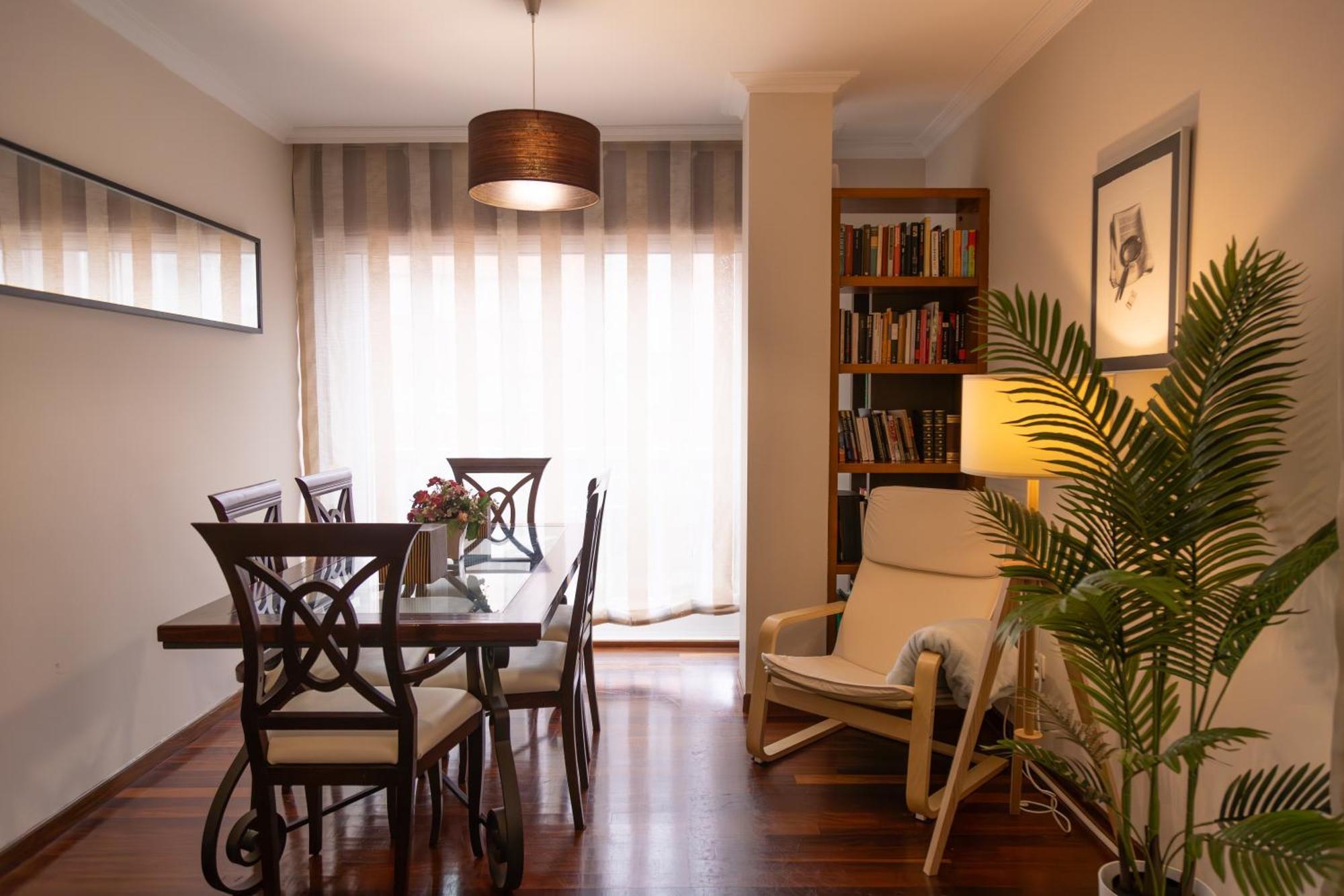 Apartamento Completo, Amplio, Muy Iluminado Y Con Plaza De Garaje Incluida. 格罗韦 外观 照片
