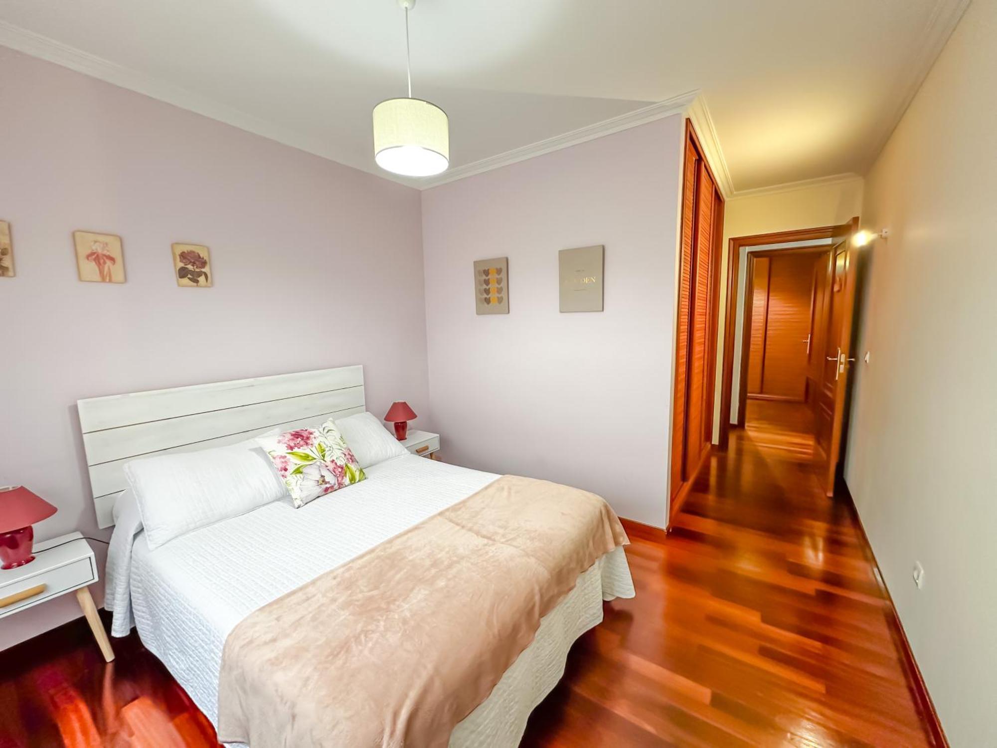 Apartamento Completo, Amplio, Muy Iluminado Y Con Plaza De Garaje Incluida. 格罗韦 外观 照片