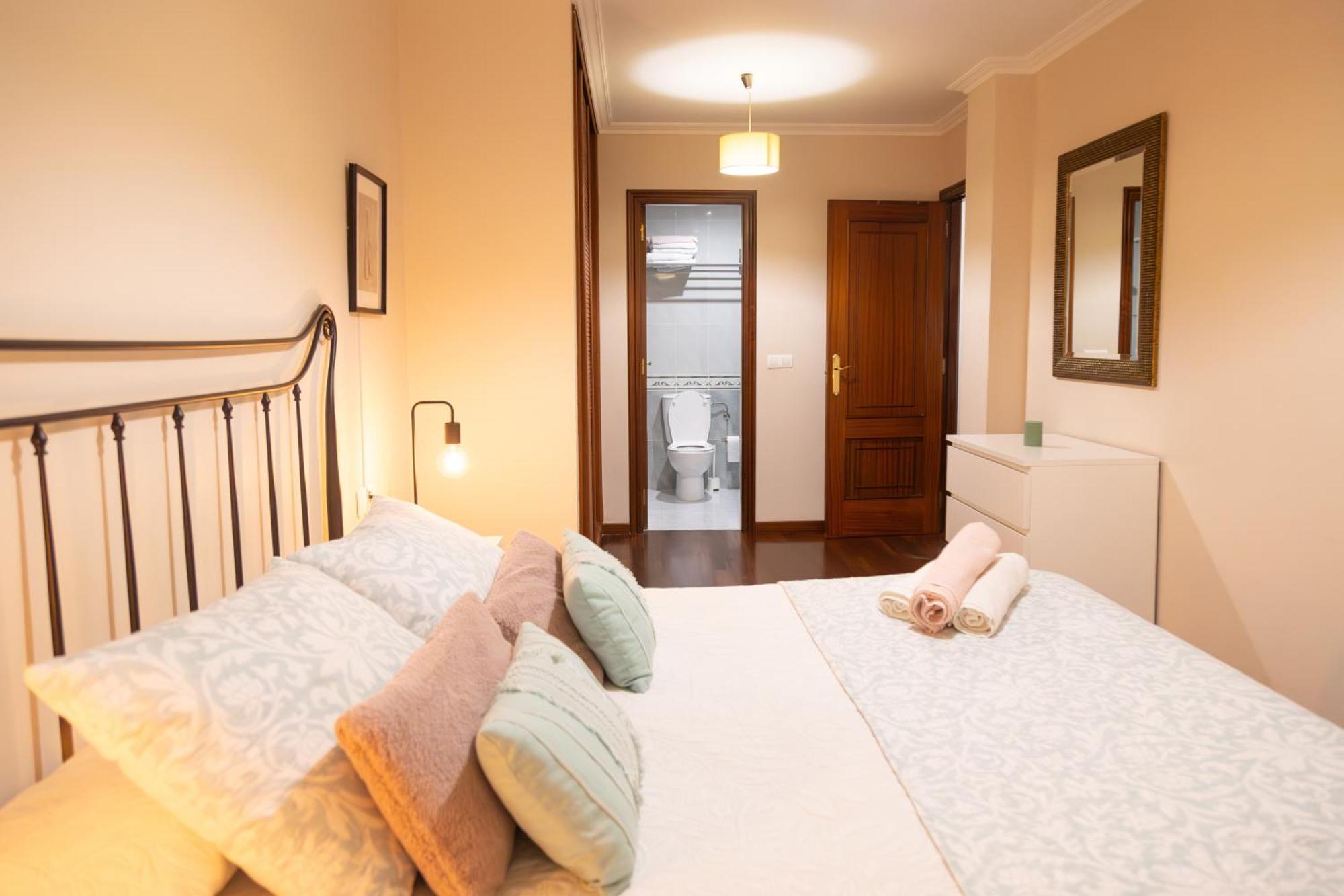 Apartamento Completo, Amplio, Muy Iluminado Y Con Plaza De Garaje Incluida. 格罗韦 外观 照片