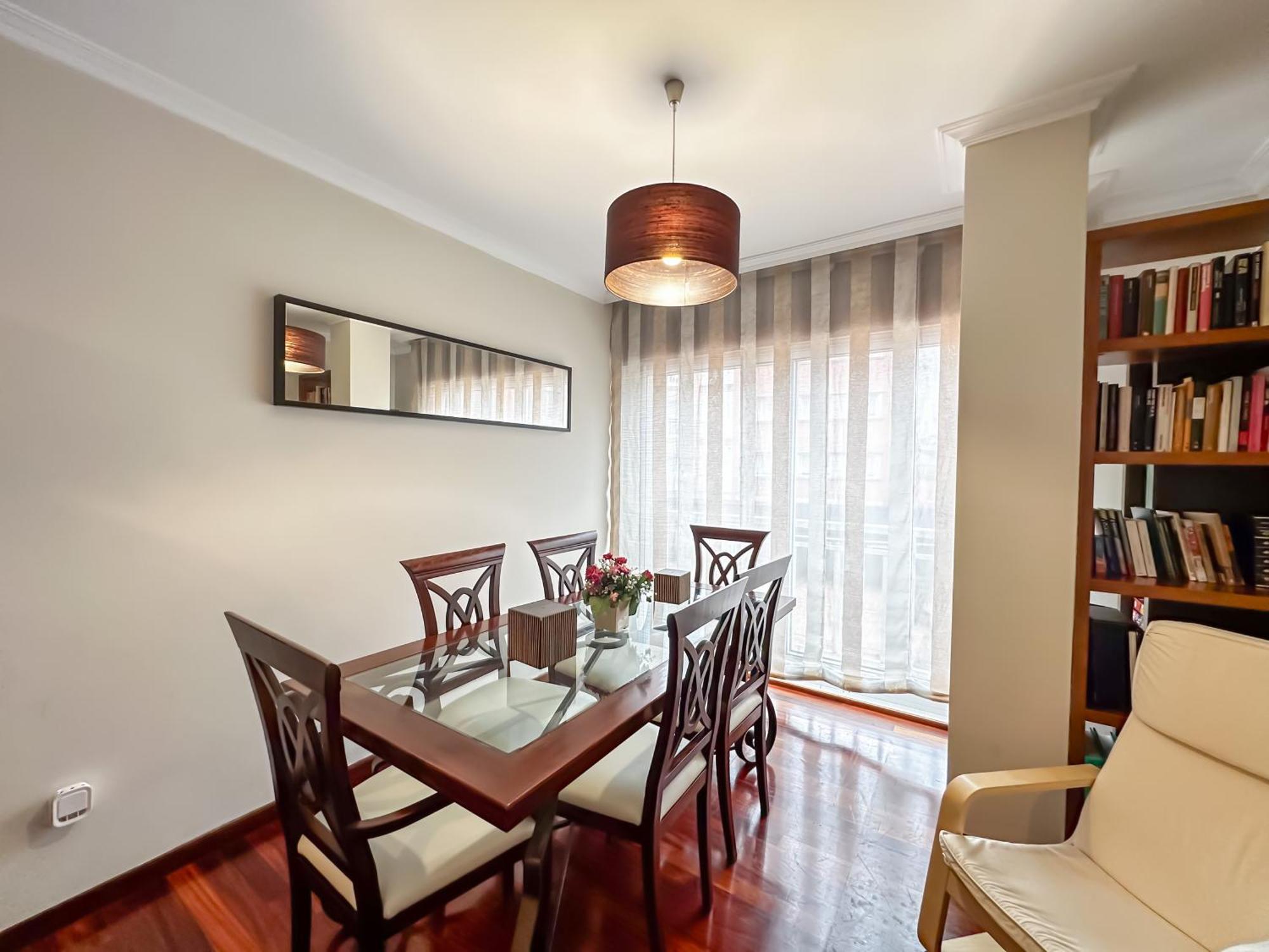 Apartamento Completo, Amplio, Muy Iluminado Y Con Plaza De Garaje Incluida. 格罗韦 外观 照片